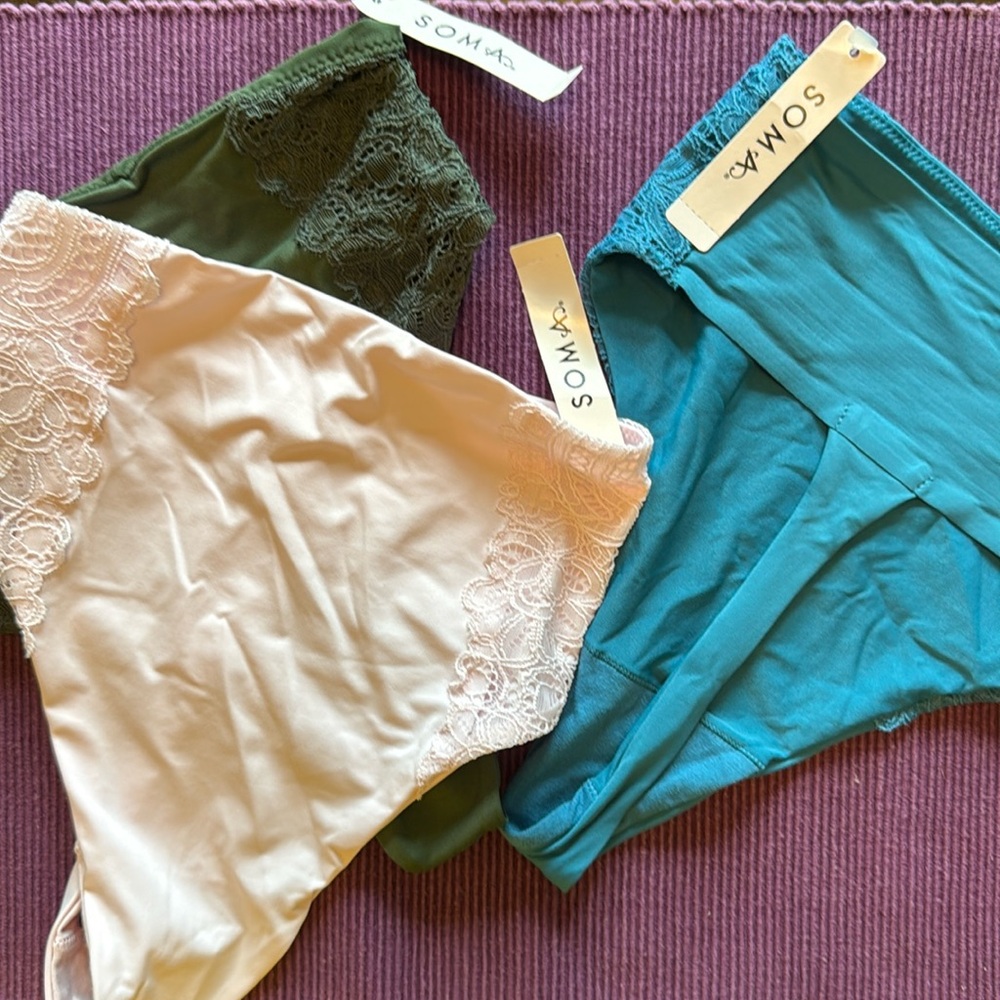 Soma Vanishing Tummy thongs - set of 3. All sized XS.